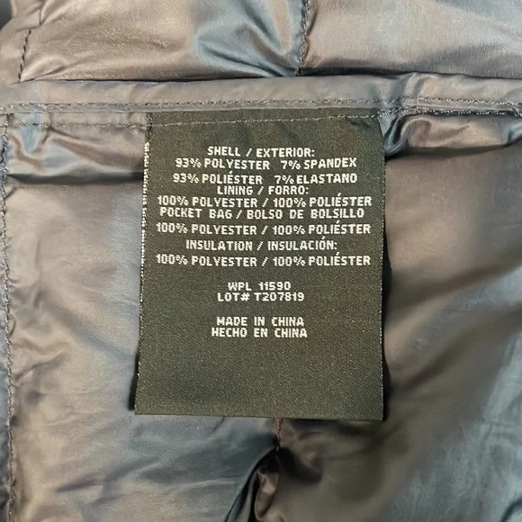 Puffer Jacket with Hood in Navy - Picture 8 of 9